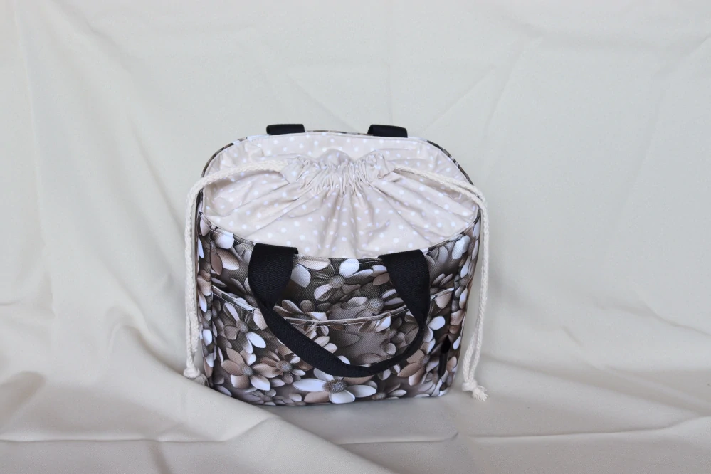Lunchbag hnědý s květy