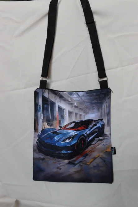 Crossbody placatá korveta auto