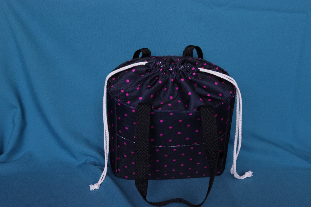 Lunchbag černý s vínovými puntíky