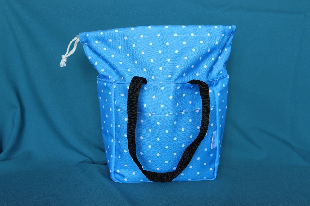 Lunchbag tmavě modrý s puntíky