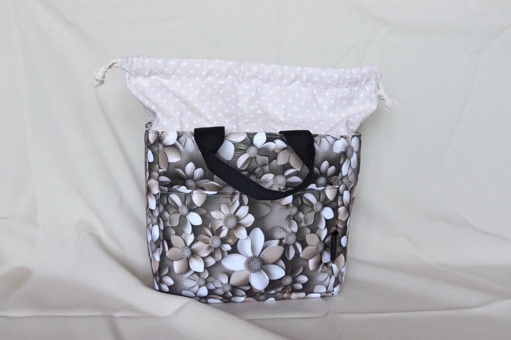 Lunchbag hnědý s květy