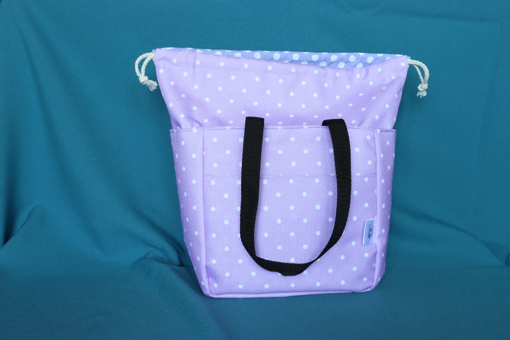 Lunchbag sv. fialový s puntíky