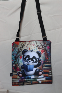 Crossbody placatá panda čtenář